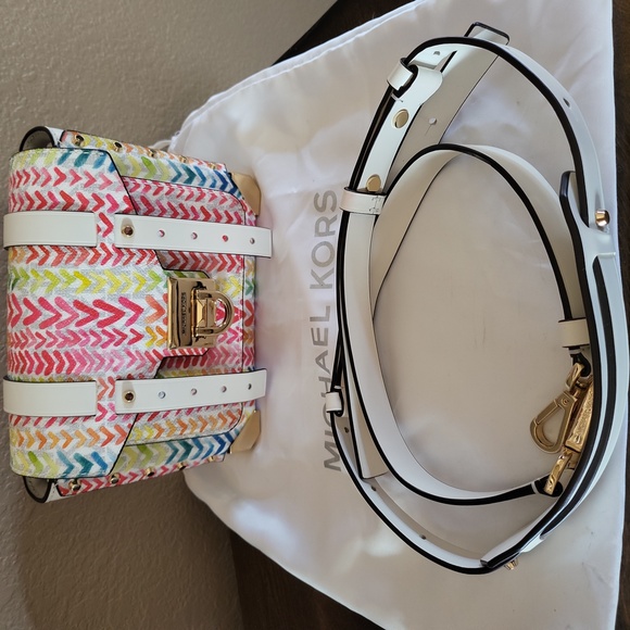 Michael Kors Manhattan Rare Crossbody Bag - Picture 1 of 12